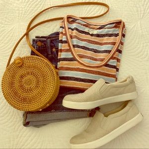 Madewell Tops - Madewell Scoop Neck T-shirt Madewell Tops - Madewell Scoop Neck T-shirt